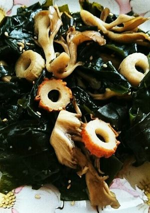 わかめと舞茸とちくわの生姜ポン酢炒め-レシピのメイン写真