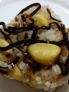 昆布佃煮&栗de混ぜご飯*おにぎり-レシピのメイン写真