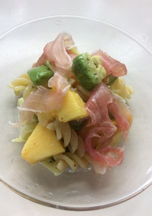 アボカドと桃モッツァレラパスタ-レシピのメイン写真
