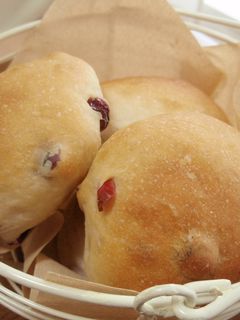 くるみとクランベリーのクリームチーズパン-レシピのメイン写真