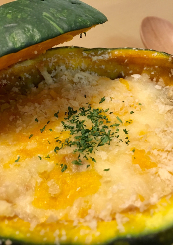 簡単☆丸ごと南瓜のパーティーグラタン♬-レシピのメイン写真