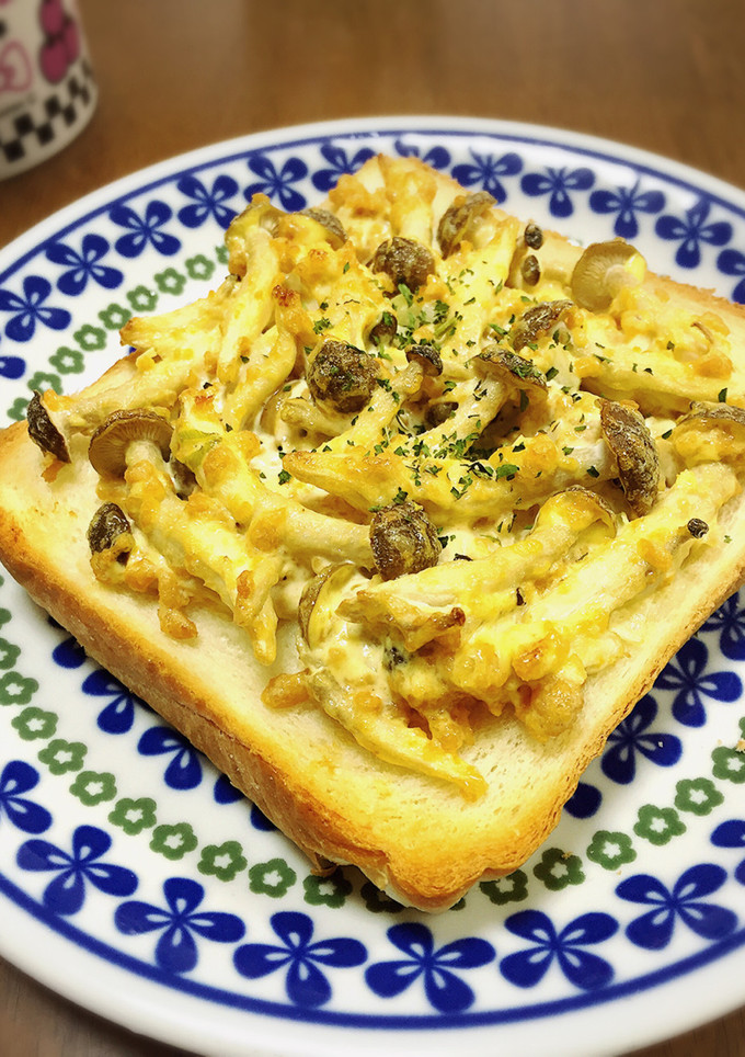 鮭フレークとしめじのグラタン風トースト-レシピのメイン写真