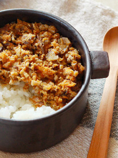 【離乳食完了期】魚とひじきのみそそぼろ丼-レシピのメイン写真
