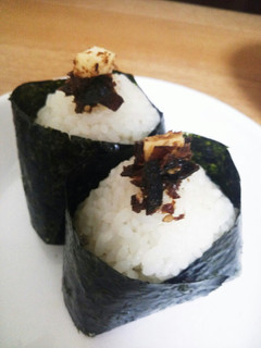 昆布チーズオニギリ-レシピのメイン写真