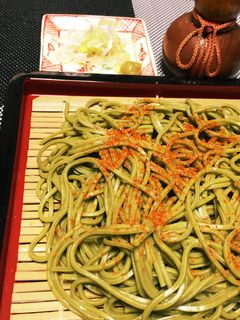 ざるそばには一味唐辛子をかけてから食べる-レシピのメイン写真
