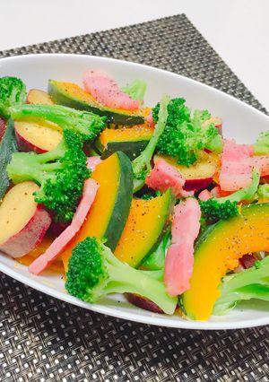 コンソメ茹で！彩り野菜の温サラダ-レシピのメイン写真