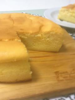 ベイクドとスフレの間のチーズケーキ-レシピのメイン写真
