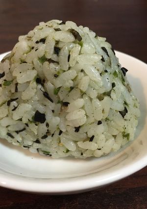 ピーマン、ひじき、いりこのおにぎり-レシピのメイン写真