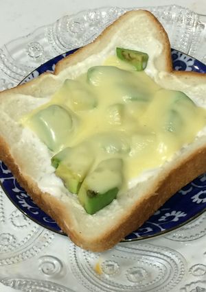 とろとろアボカドヨーグルトトースト-レシピのメイン写真