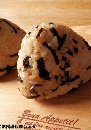 簡単★ごま昆布とチーズのオイルおにぎり-レシピのメイン写真