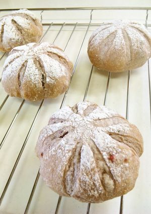 香る～✿ローズ＆クランベリーのプチパン-レシピのメイン写真