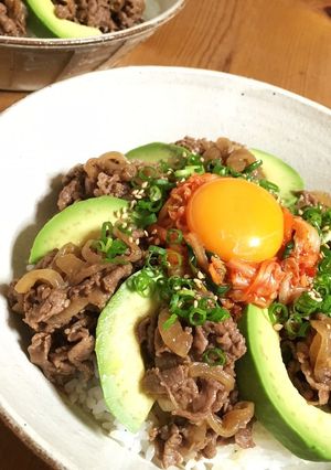 焼肉キムチ アボカド～ん！(丼)-レシピのメイン写真