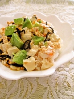 アボカドと豆腐の塩昆布卵丼-レシピのメイン写真