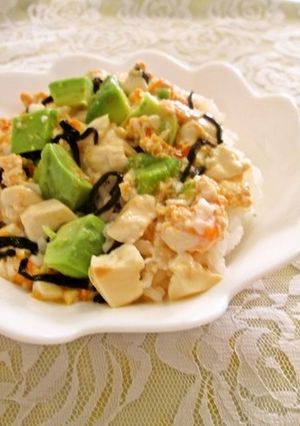 アボカドと豆腐の塩昆布卵丼-レシピのメイン写真