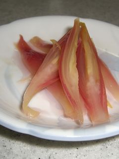 材料2つ、みょうがの甘酢漬け-レシピのメイン写真