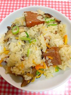 簡単なベーコンと椎茸の炊き込みご飯-レシピのメイン写真