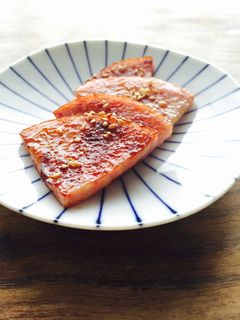 ハムステーキのオイバター焼き☆-レシピのメイン写真