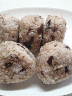 おかか昆布とちりめんじゃこおにぎり-レシピのメイン写真