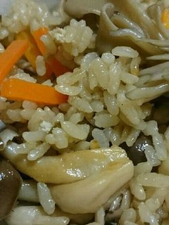 キノコの炊き込みご飯-レシピのメイン写真