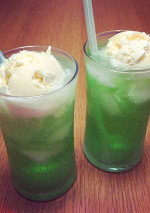 カキ氷のシロップで♡メロンソーダフロート-レシピのメイン写真