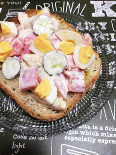 マヨデリ♫バナナが決めてのサラダトースト-レシピのメイン写真