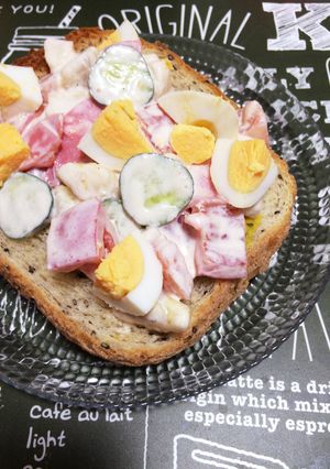 マヨデリ♫バナナが決めてのサラダトースト-レシピのメイン写真