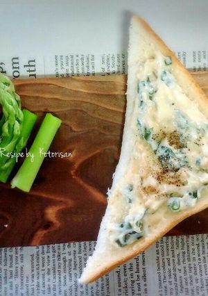 意外に美味！なめ茸わかめのオープンサンド-レシピのメイン写真