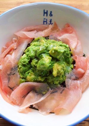 大好き！生ハムアボカド丼-レシピのメイン写真