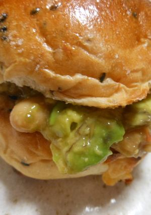 生ハムとアボマヨのバーガーサンド-レシピのメイン写真
