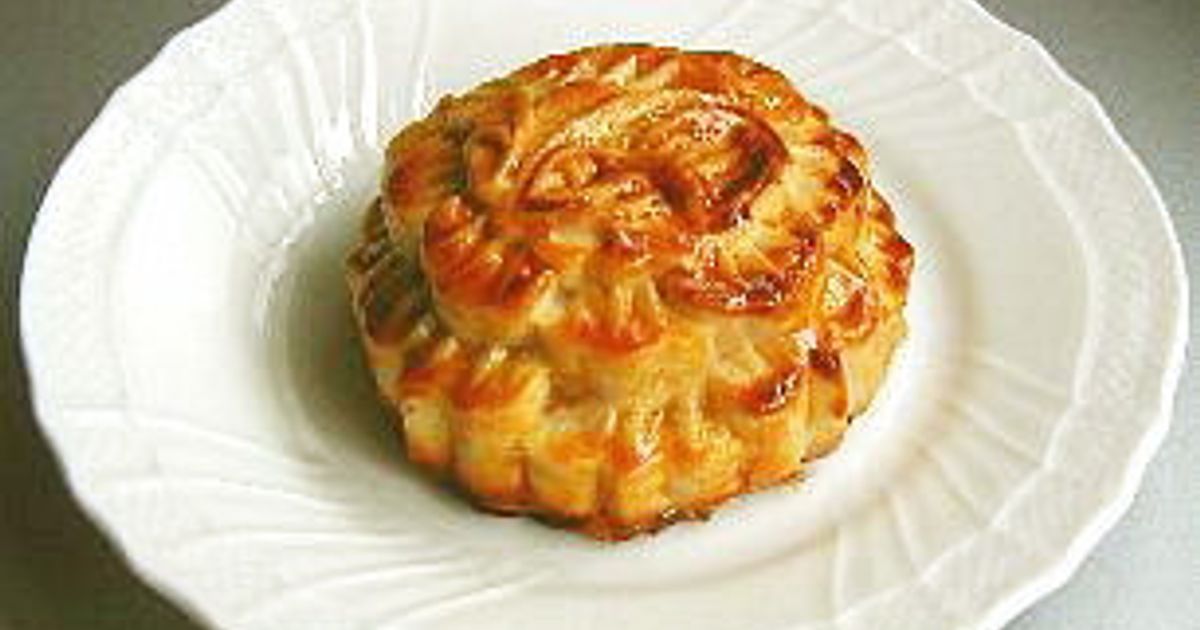 双黄蓮蓉月餅（ダブル卵黄蓮の実餡月餅） by minfannote