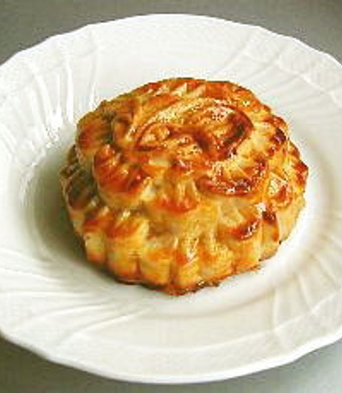 香港月餅 蓮の実あん & ダブル塩漬け卵黄 185g×4個（740g） コストコ