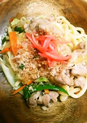 簡単！茹でうどんＤＥつるつる焼きうどん♪-レシピのメイン写真