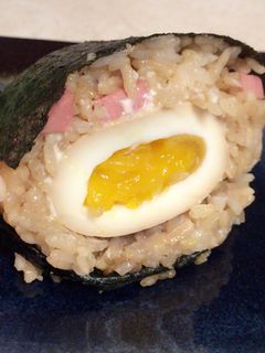 丸ごと煮玉子のチャーシューマヨおにぎり-レシピのメイン写真
