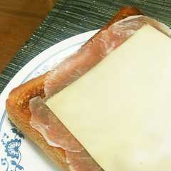 รูปของ 雑！男飯流ハムチーズブレッド