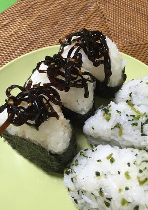 家族みんなで☆こんぶおにぎり-レシピのメイン写真