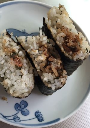 梅+よろこんぶでおにぎらず-レシピのメイン写真