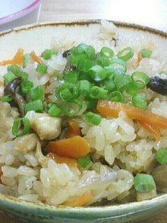 炊飯器でもちもち *鶏ごぼうおこわ*-レシピのメイン写真