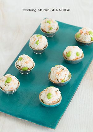 簡単おいしい☆枝豆と鮭の一口にぎり寿司-レシピのメイン写真