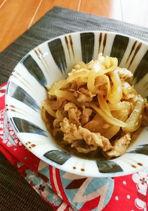レンジで簡単☆豚こまと玉ねぎの甘辛煮。-レシピのメイン写真