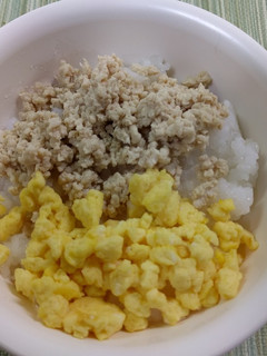 【離乳食·後期】2色丼-レシピのメイン写真