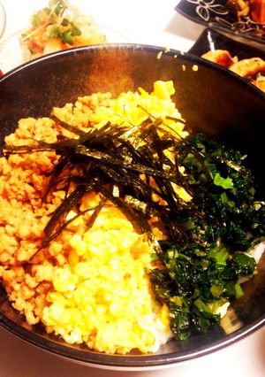 簡単分量☆簡単そぼろ三色丼(ฅ'ω'ฅ)-レシピのメイン写真