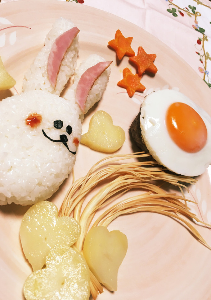 かわいい♪お月見ハンバーグとウサギご飯-レシピのメイン写真