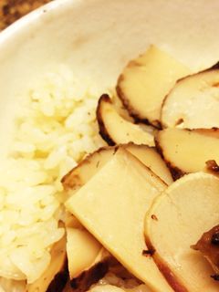 本つゆ香り白だしブータン産松茸ご飯♪-レシピのメイン写真