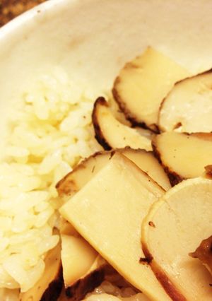 本つゆ香り白だしブータン産松茸ご飯♪-レシピのメイン写真