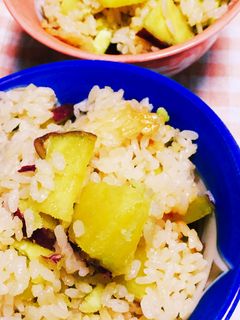 簡単★さつまいもご飯★炊飯器で炊込み-レシピのメイン写真