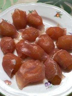 ワインに合う☆生プルーンの生ハム巻き-レシピのメイン写真