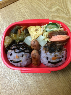 幼稚園のお弁当♪簡単にお顔おむすび-レシピのメイン写真