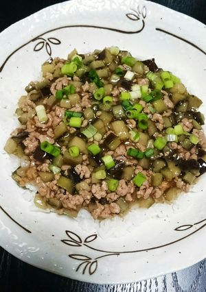 子供も喜ぶ☆ナスのひき肉丼-レシピのメイン写真