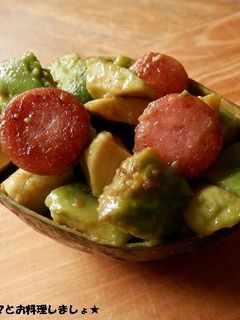 簡単★アボカドとウィンナーのマヨ醤油炒め-レシピのメイン写真