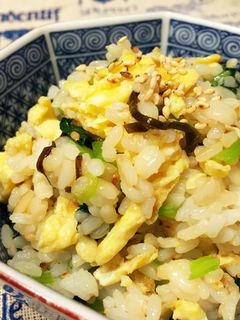 優しい味♫小松菜といり卵の混ぜごはん-レシピのメイン写真